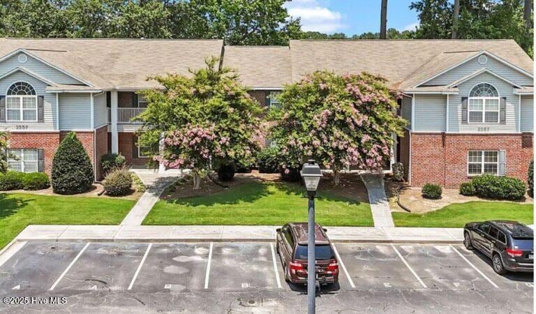 For Rent $1,350/month
