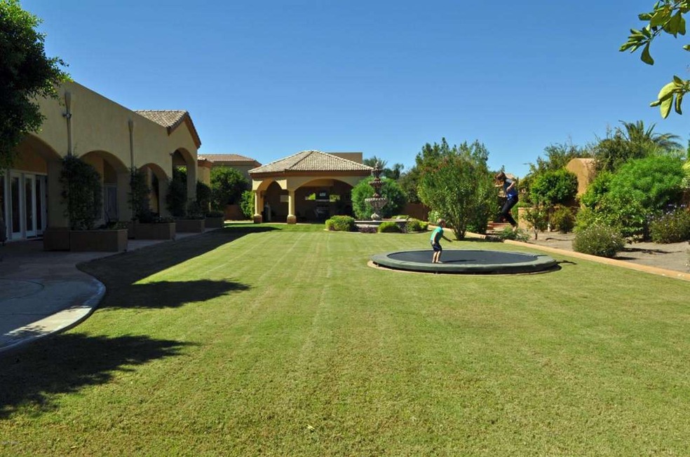 Huge Beautiful Backyard