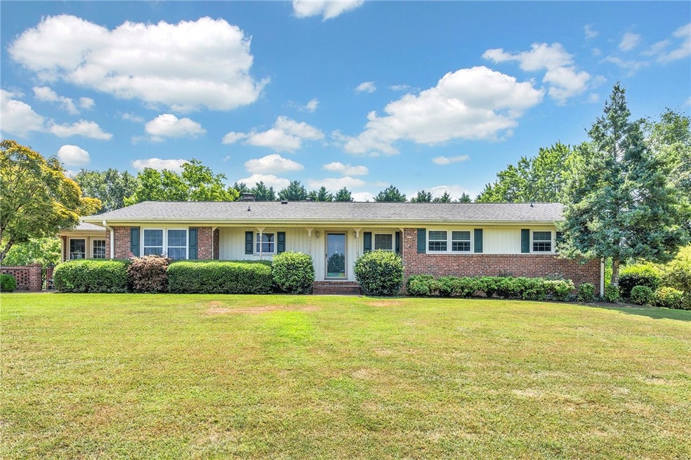 210 Sunset Dr, Liberty, SC 29657 - photo 1