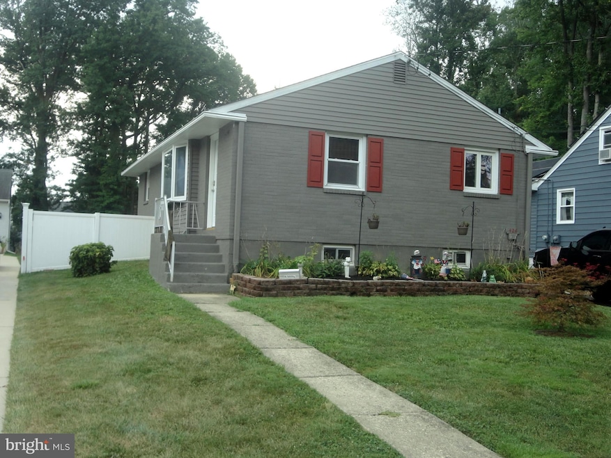 424 Cutler Ave, Maple Shade, NJ 08052 - photo 1