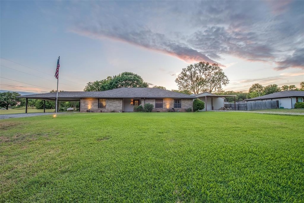 862 Gail Dr, Weatherford, TX 76085 - photo 1