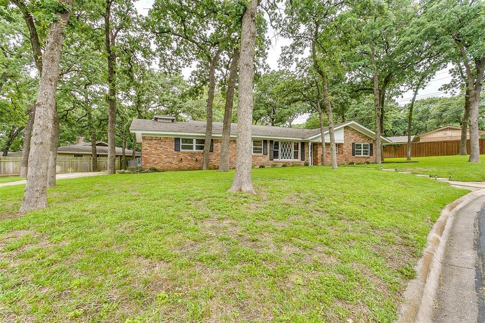 641 W Cheryl Ave, Hurst, TX 76053 - photo 1