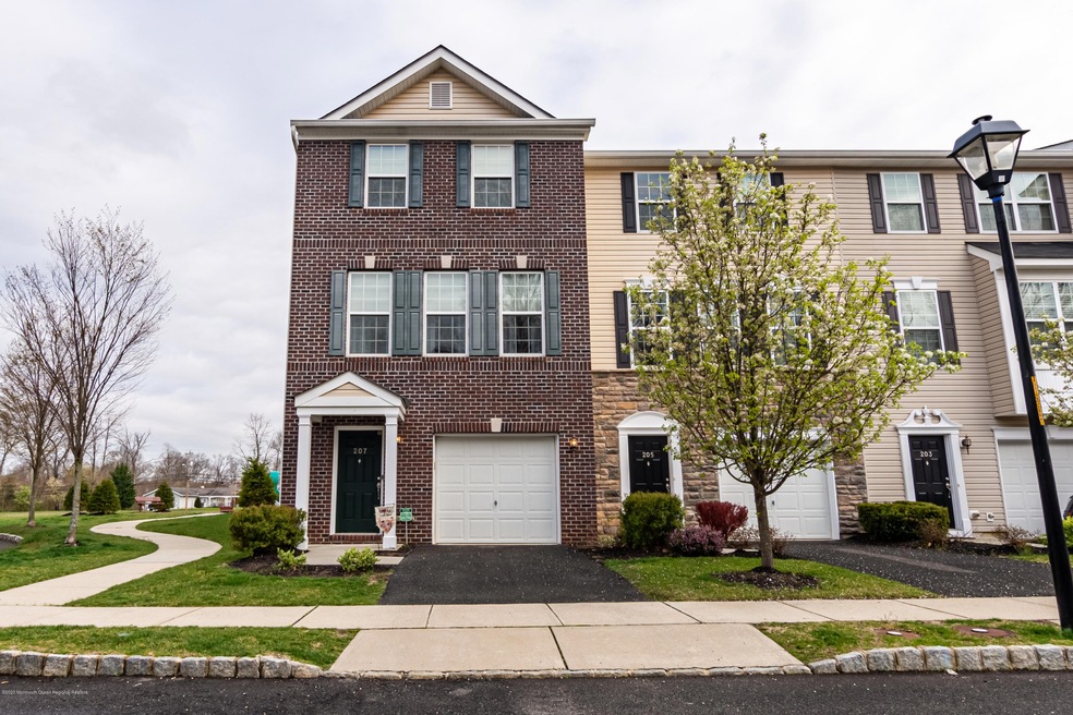 207 Chickadee Ct, Freehold, NJ 07728 - photo 1