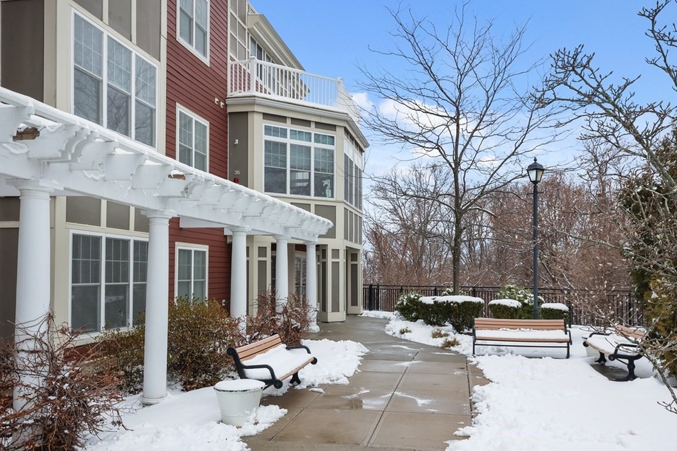35 Commonwealth Ave unit 403, Chestnut Hill, MA 02467 - photo 1