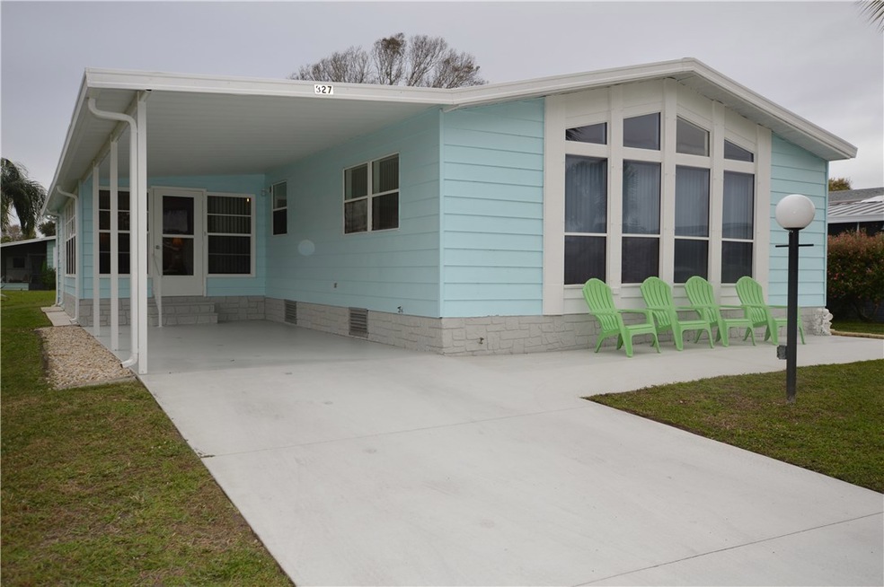WOW! Nice 2 bedroom/2 bath home with 1398 under AC