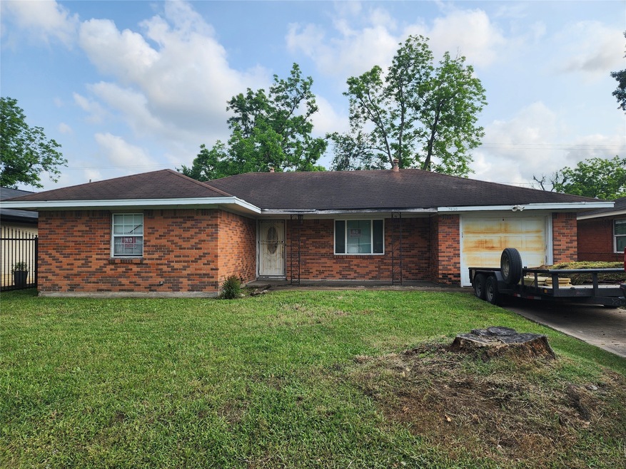 7630 Weyburn St, Houston, TX 77028 - photo 1