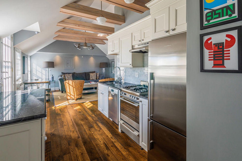 22 Pearl St unit 3, Provincetown, MA 02657 - photo 1