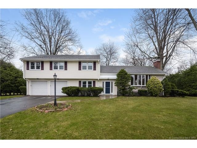 Quiet neighborhood, beautiful level yard. House ha