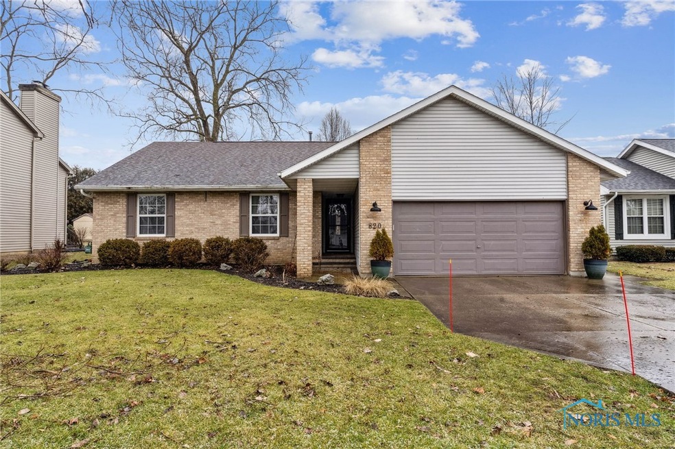 820 N Hill Trail, Findlay, OH 45840 - photo 1