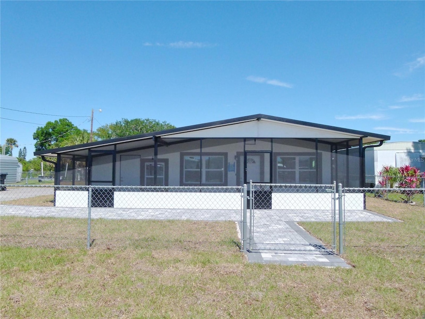 2203 SE 8th Ave, Okeechobee, FL 34974 - photo 1