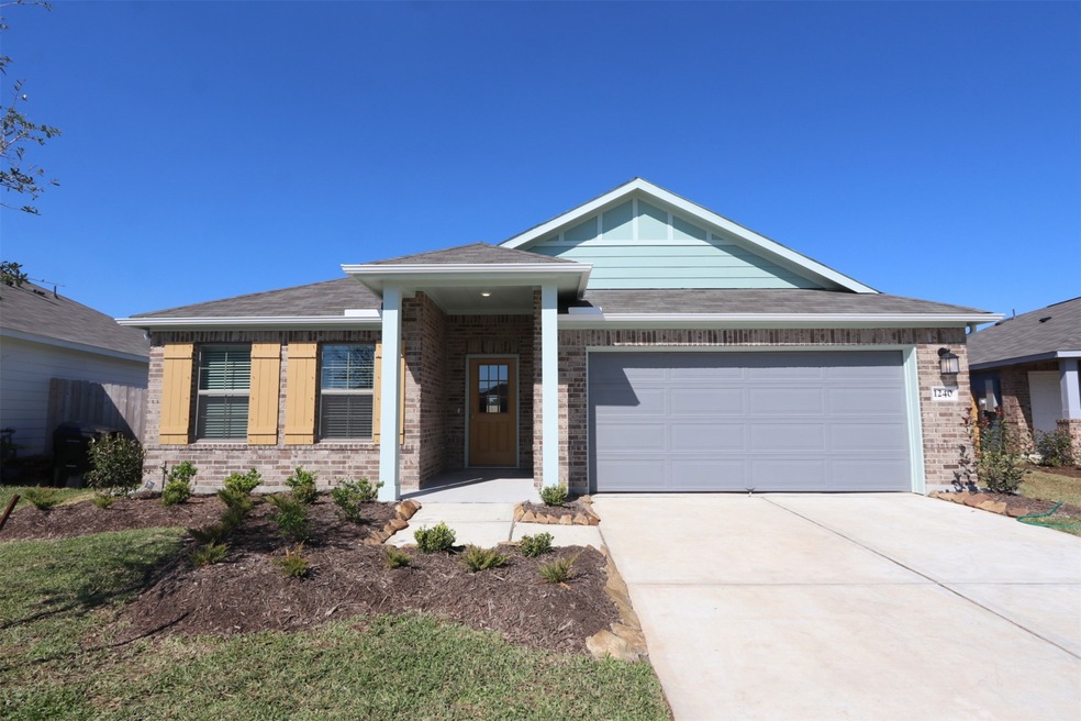 1240 Lancer Leap Dr, Alvin, TX 77511 - photo 1