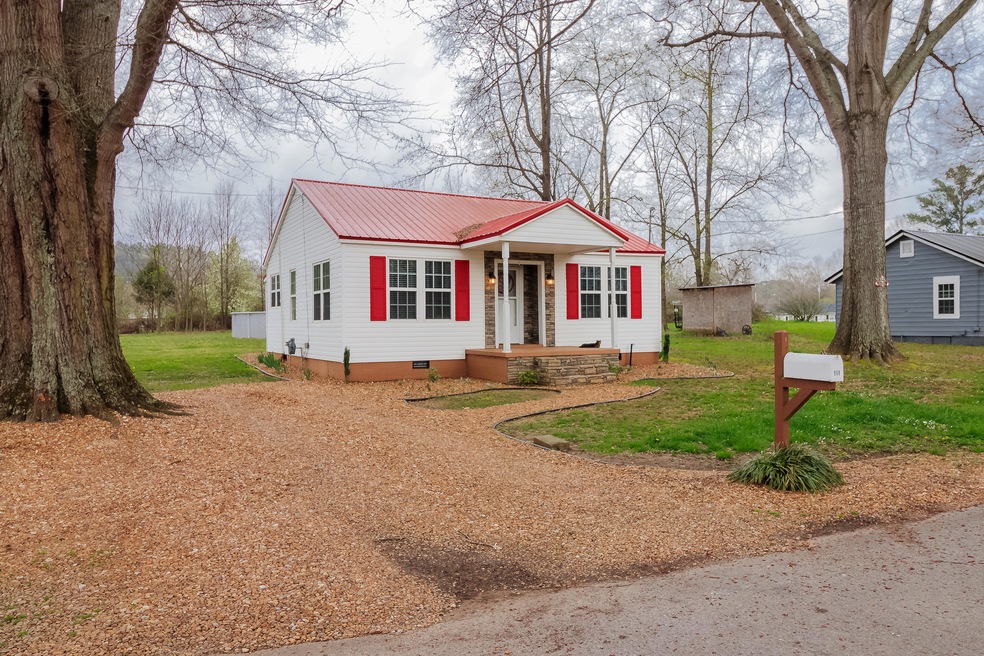 908 Magnolia St, LaFayette, GA