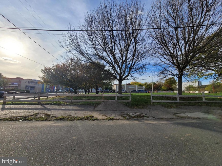 2004 N Randolph St, Philadelphia, PA 19122 - photo 1