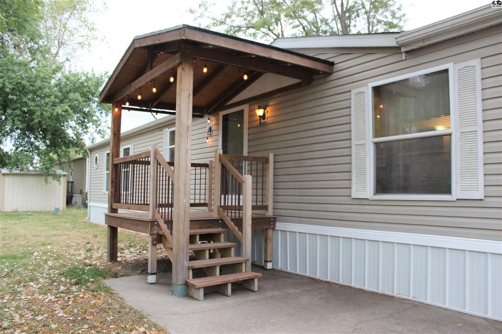 105 Lake Rd, McPherson, KS 67460 - photo 1