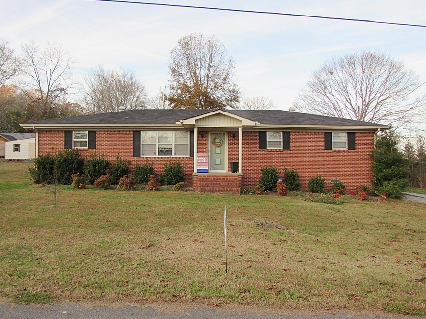 223 Southwood Dr, Linden, TN 37096 - photo 1