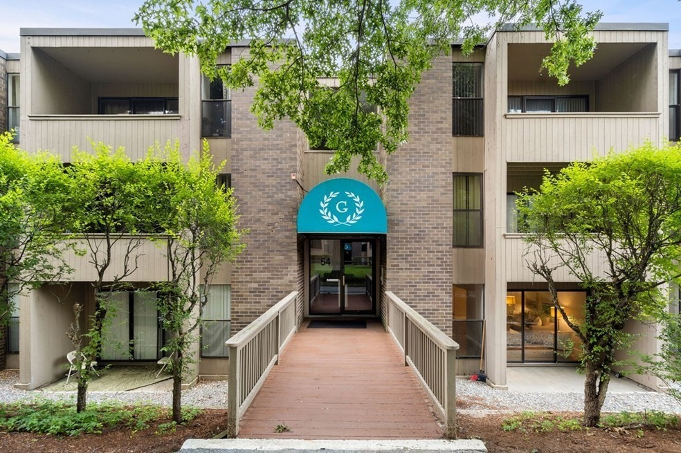 54 Shrewsbury Green Dr unit D, Shrewsbury, MA 01545 - photo 1