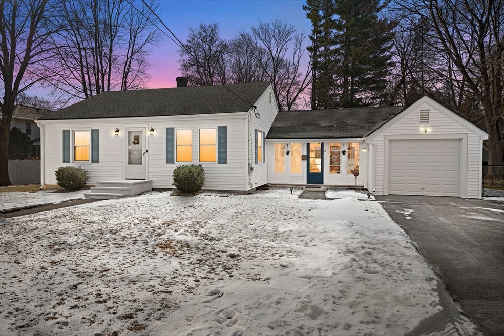 8 Taft St, Uxbridge, MA 01569 - photo 1