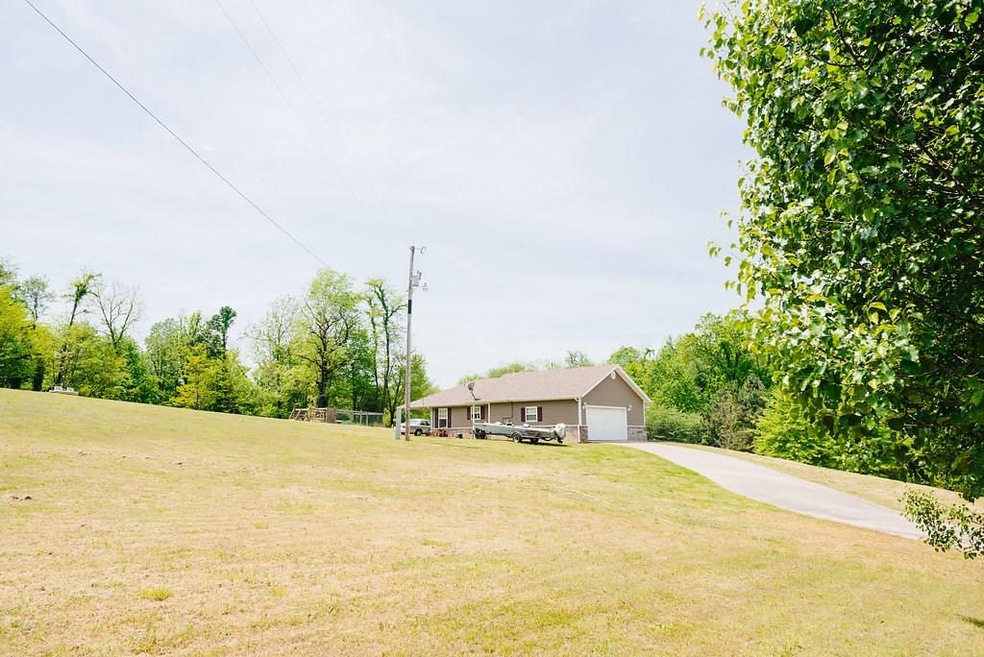 18621 Cozy Cabin Rd, Springdale, AR 72764 - photo 1