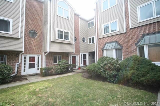 Seir Hill Gardens unit 47, Norwalk, CT 06850 - photo 1