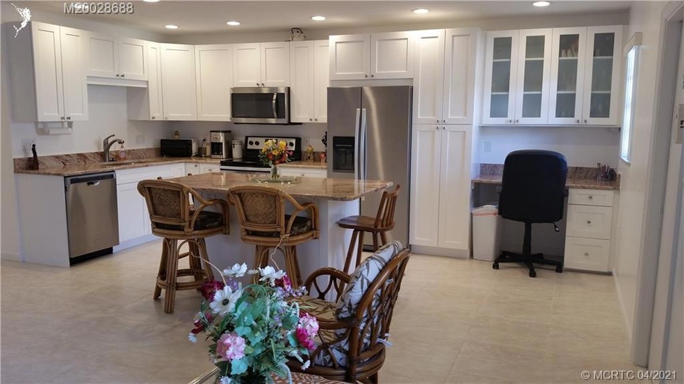 Beautiful, fully furnished short term rental avail