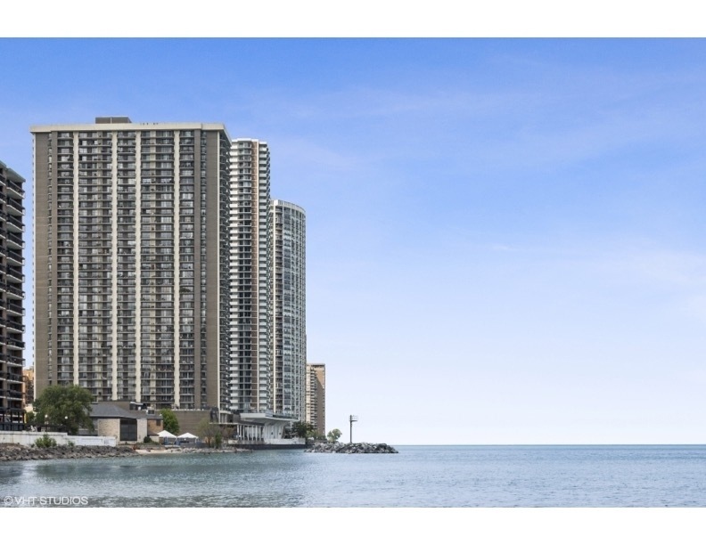 Malibu Condominiums unit 17A, Chicago, IL 60660 - photo 1