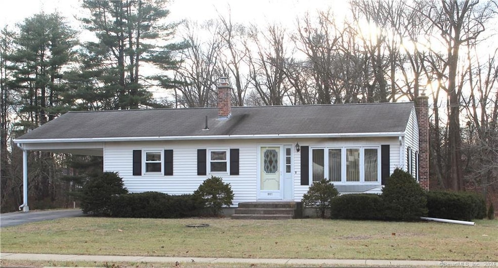 Inviting 2 bedroom ranch in a pleasant neighborhoo
