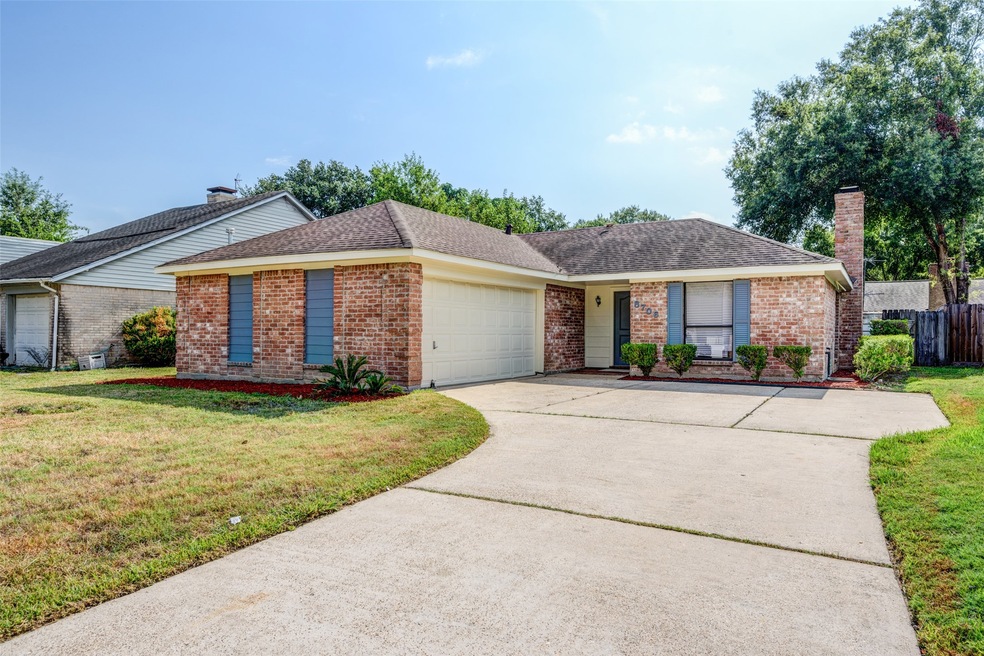 8706 Saratoga Forest Dr, Houston, TX 77088 - photo 1