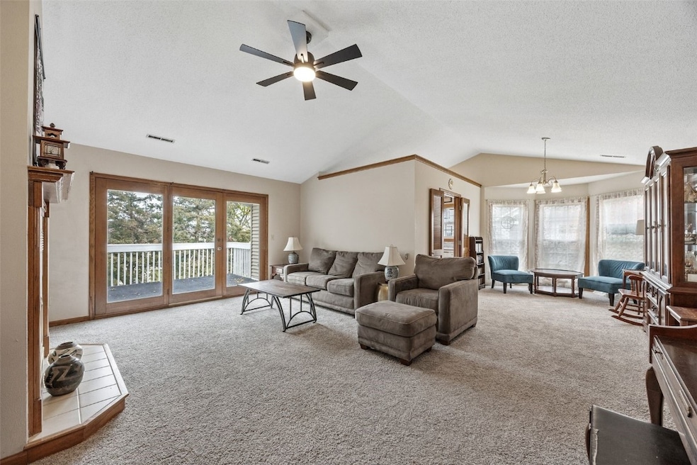 4545 Westchester Dr NE unit D, Cedar Rapids, IA 52402 - photo 1