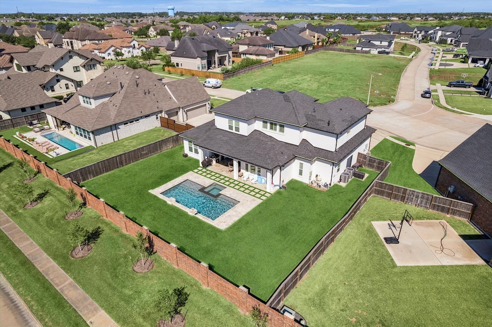 4906 Cross Creek Ln, League City, TX 77573 - photo 1