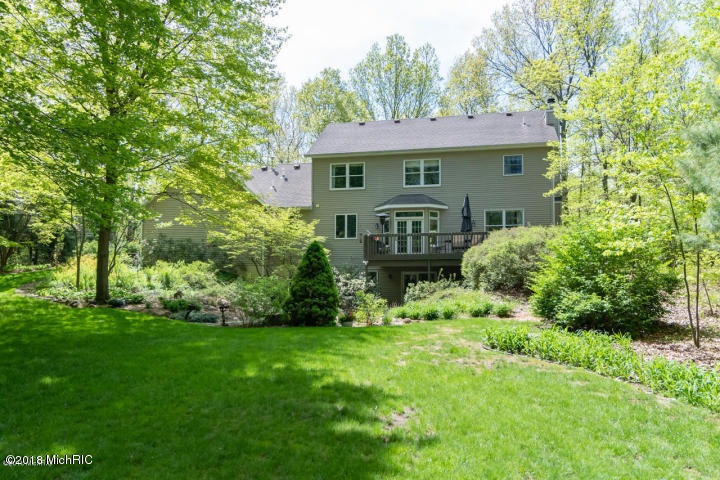 9528 Oakland Dr, Portage, MI 49024 - photo 1