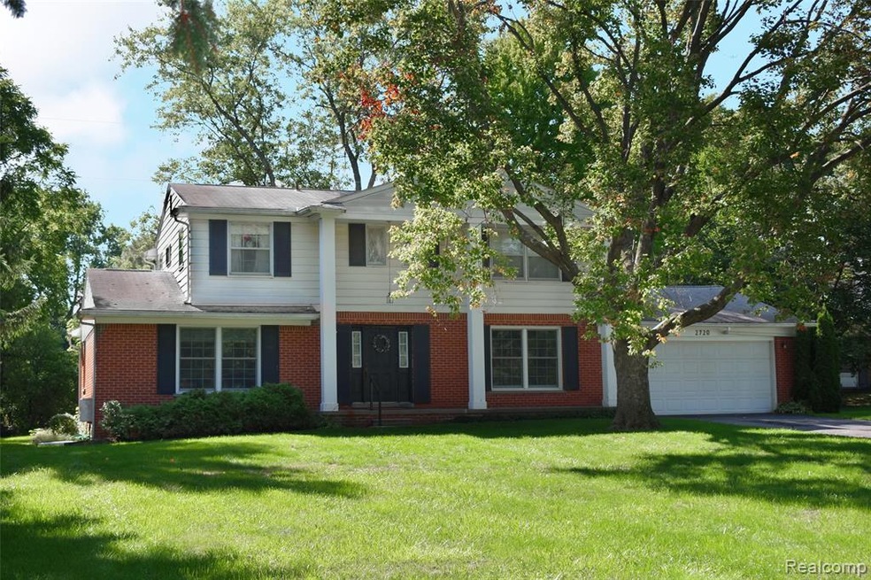 Welcome to 2720 Plumbrook Drive