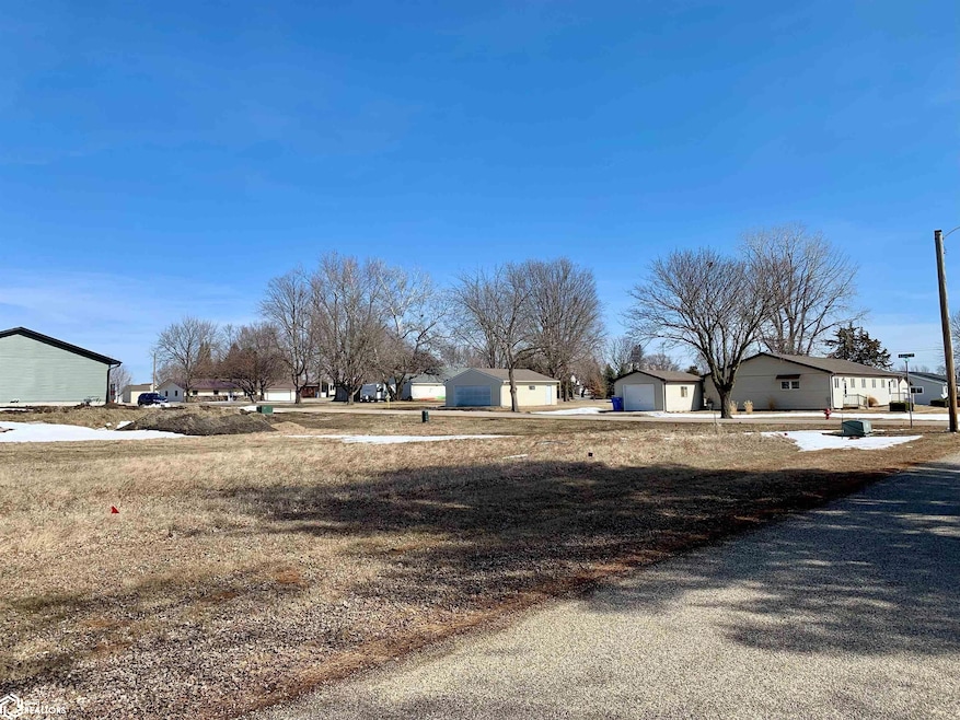 1002 N Pinet St, Jefferson, IA 50129 - photo 1