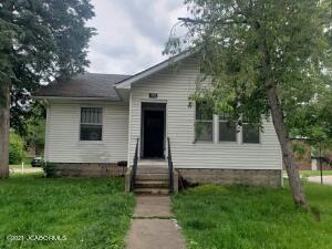 308 E 6th St