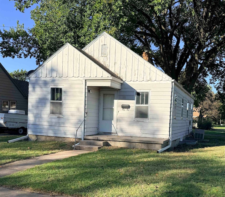 101 S Birch St, Hillsboro, KS 67063 - photo 1