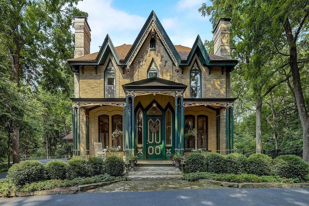 2133 Milwaukee St, Delafield, WI 53018 - photo 1