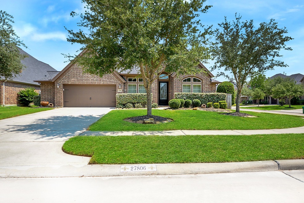 Welcome home to  27806 Colonial Point Drive, in the gate section!
