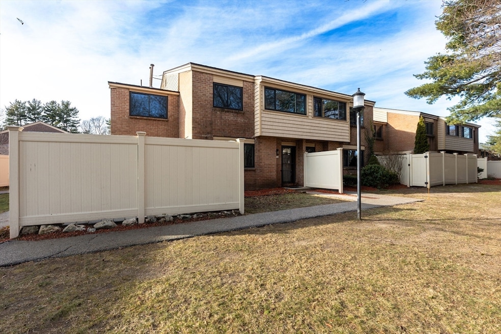 133 Greenbrook Dr unit 133, Stoughton, MA 02072 - photo 1