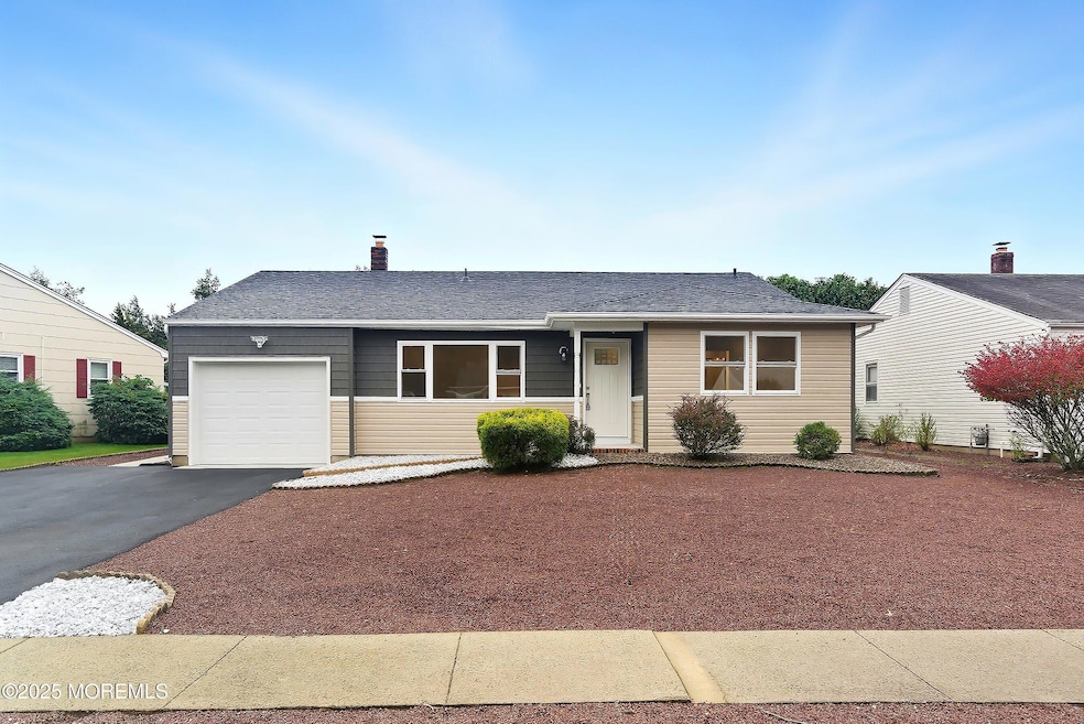 119 Castleton Dr, Toms River, NJ 08757 - photo 1