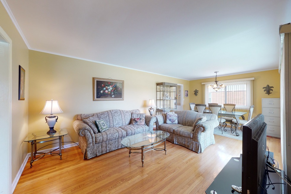 1356 S 5th Ave, Des Plaines, IL 60018 - photo 1