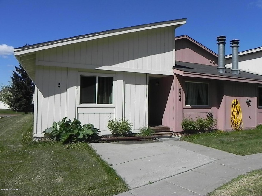 Ranch Style End Unit With No Stairs