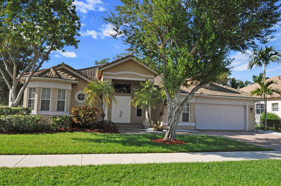 8442 N Lake Forest Dr, Davie, FL 33328 - photo 1