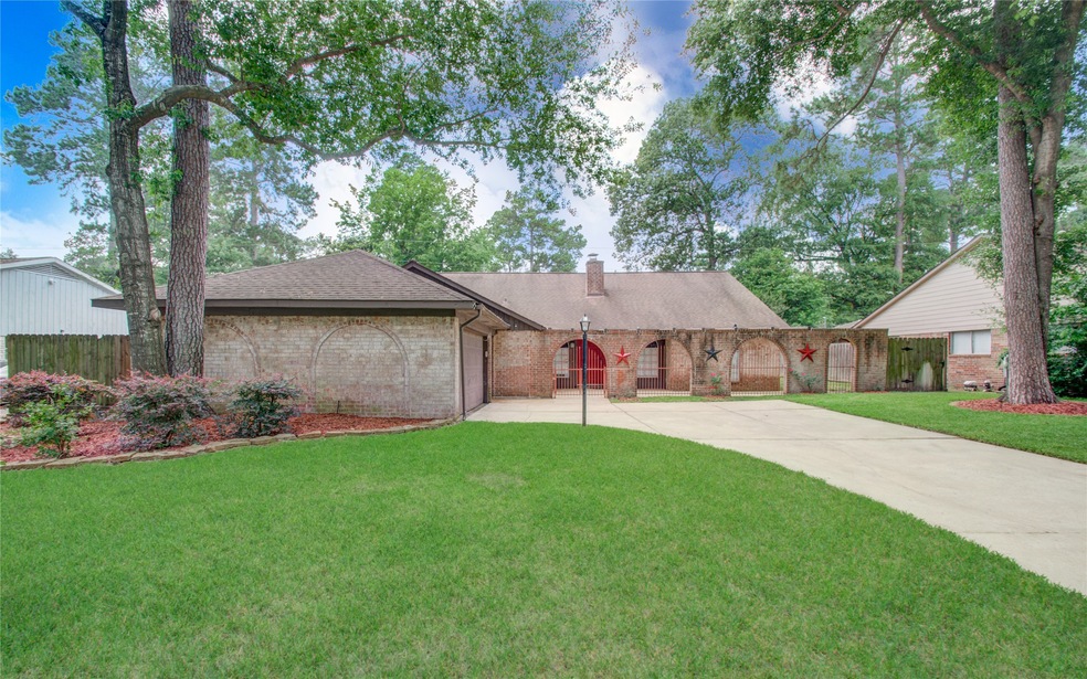 15611 Artoys Dr, Tomball, TX 77377 - photo 1