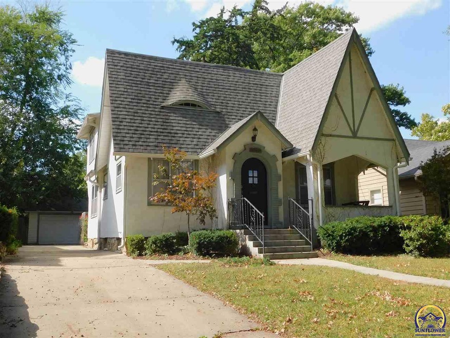 1409 SW Campbell Ave, Topeka, KS 66604 - photo 1