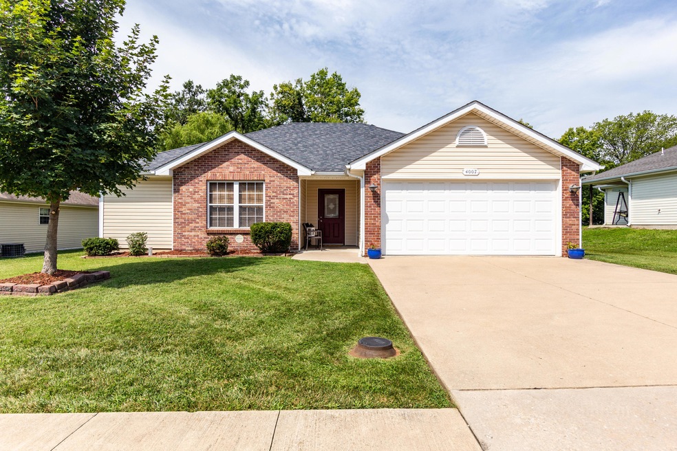 4007 Arctic Fox Dr-1