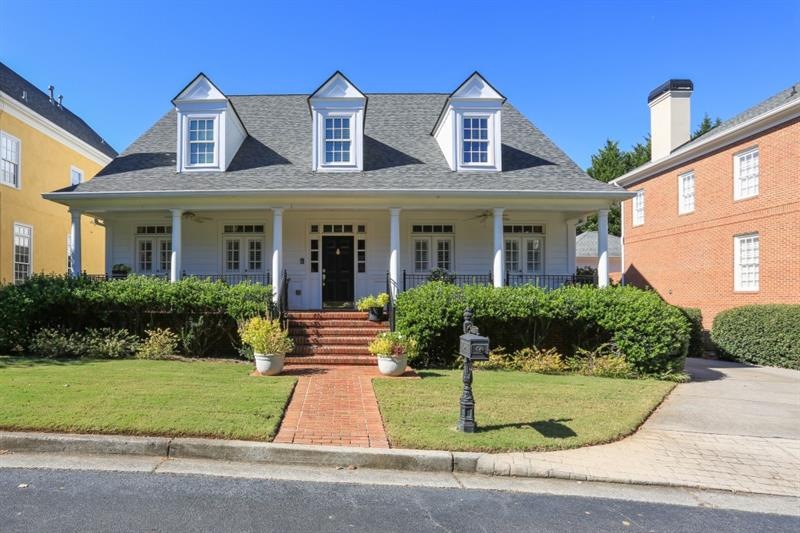 Great cluster home located in popular 2000 Paces F