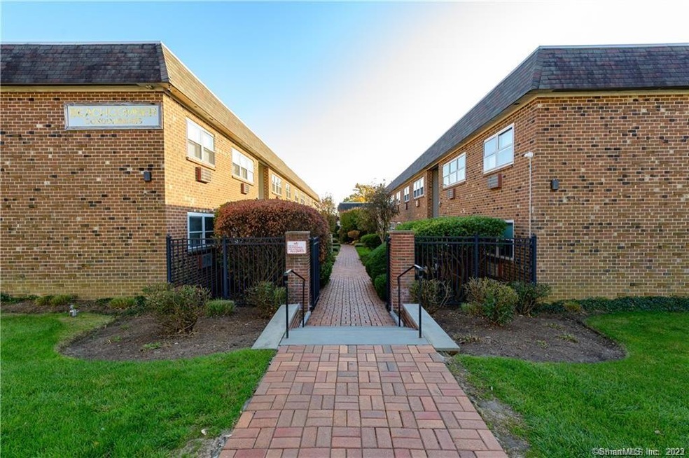 637 Cove Rd unit D5, Stamford, CT 06902 - photo 1