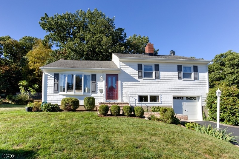 51 Locust Dr, Morris Plains, NJ 07950 - photo 1