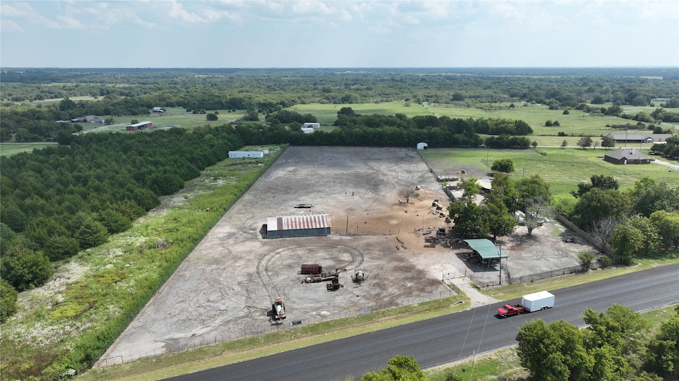 5271 N U S Highway 69, Celeste, TX 75423 - photo 1