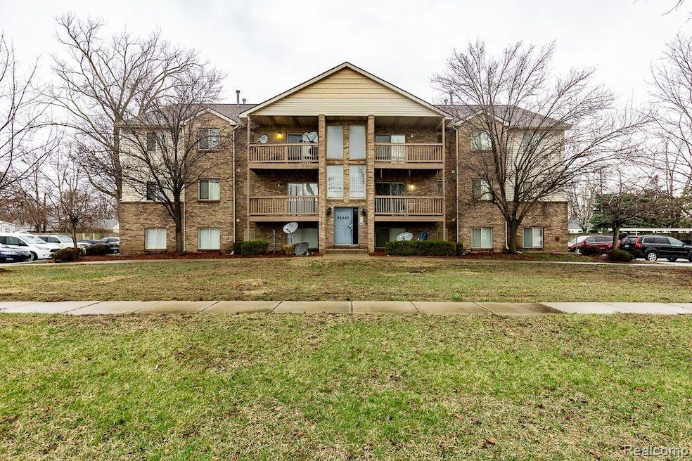 35390 van Born Rd unit 203, 303, Wayne, MI 48184 - photo 1