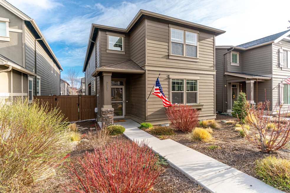 20852 Gateway Dr, Bend, OR 97702 - photo 1